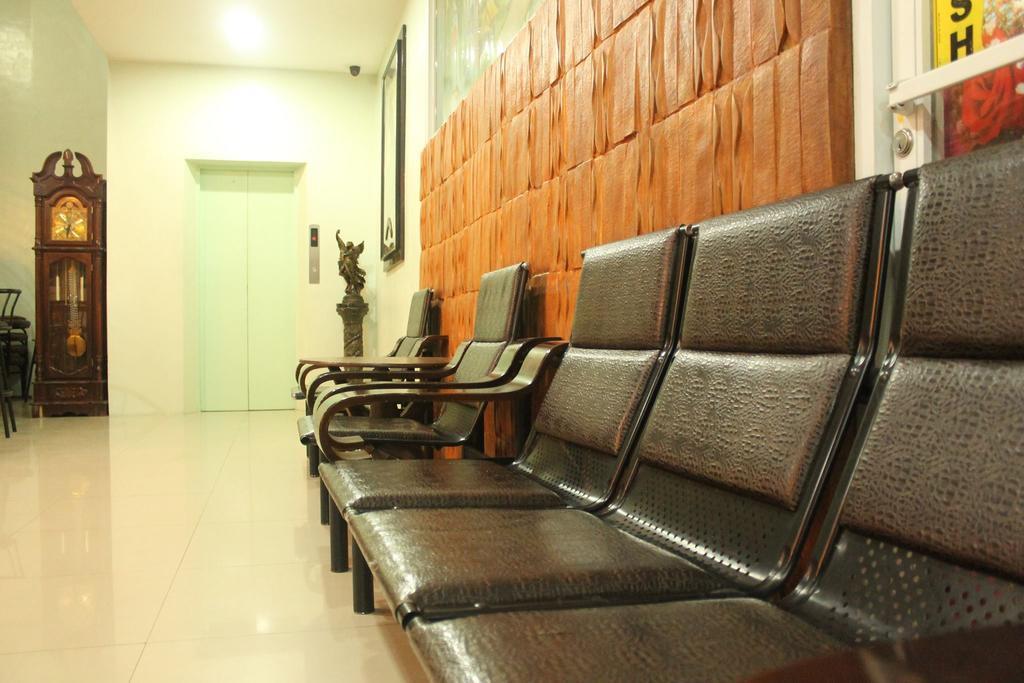 Obdulia'S Business Inn Dumaguete City Екстериор снимка